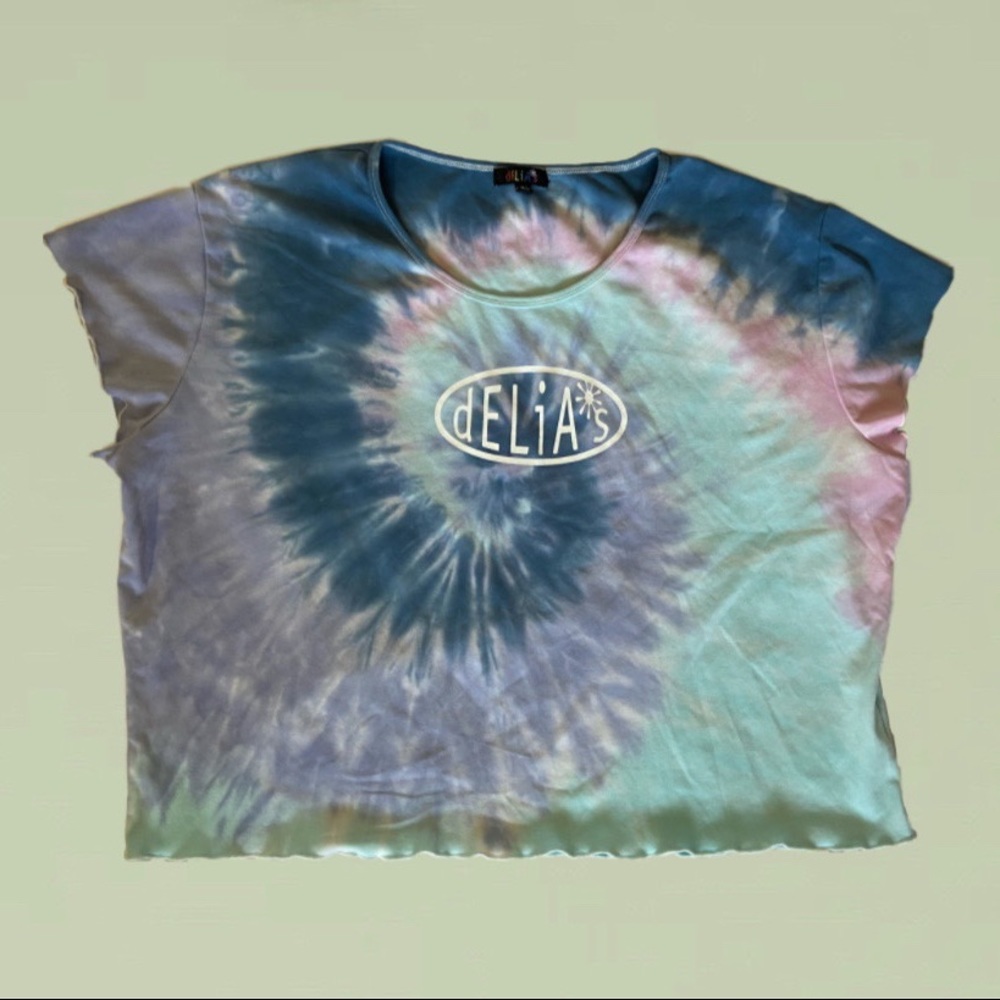 tie dye lettuce cut delia’s by dollskill crop top :)